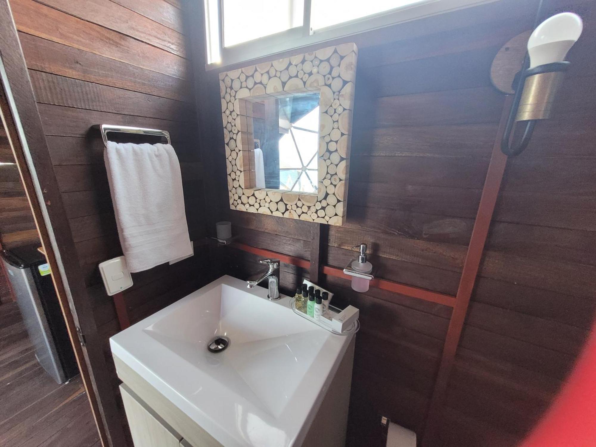 321 Surprise Beach House And Glamping Archibolds Kültér fotó